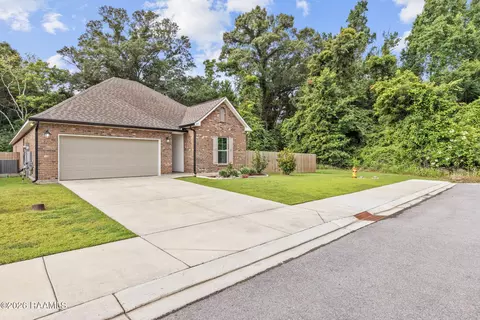 207 Muscadine Ln, Lafayette, LA 70508