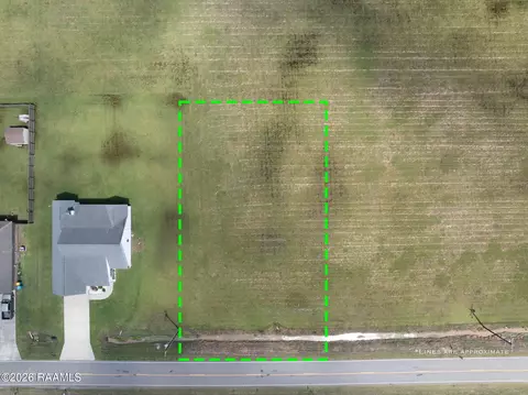 16 Delcambre Rd, Breaux Bridge, LA 70517