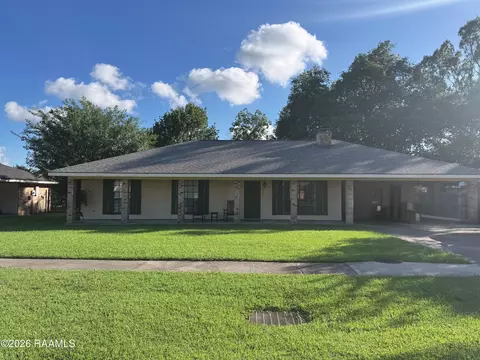 211 Darlene Dr, Lafayette, LA 70508
