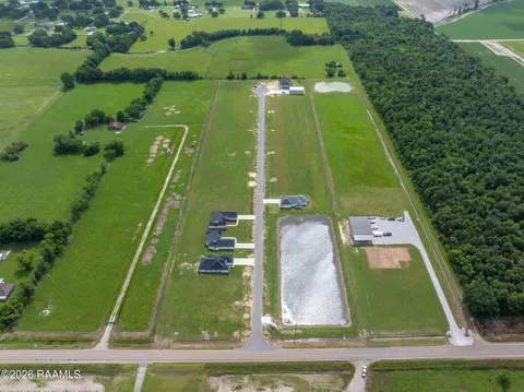 160 Chase Dr, Scott, LA 70583