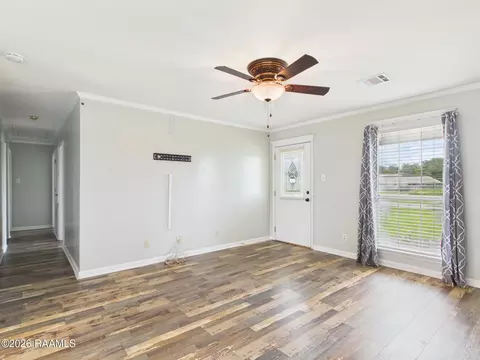 Living - 10714 Mike Dr, Kaplan, LA 70548 photo 1 of 3