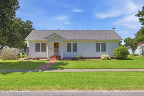 602 3rd St, Jennings, LA 70546