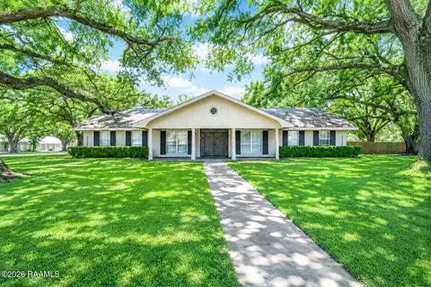 3724 Temple Cir, Alexandria, LA 71302