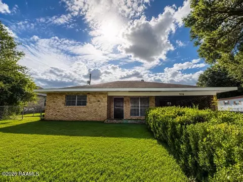 916 St Martin St, Saint Martinville, LA 70582
