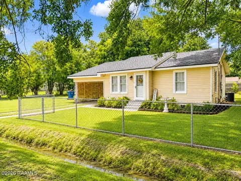 108 Sandy St, Church Point, LA 70525
