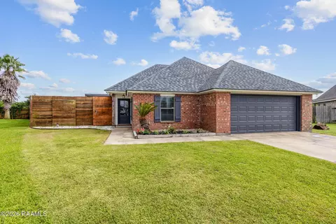 108 Niki Ln, Youngsville, LA 70592