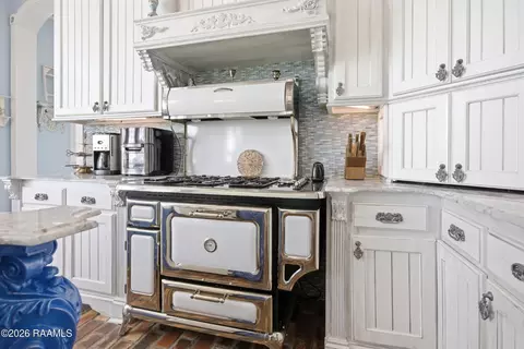 Kitchen - 1011 Heinen Rd, Basile, LA 70515 photo 2 of 4