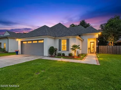 114 Gable Crest Dr, Lafayette, LA 70508