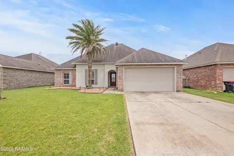 102 Agrarian Ave, Rayne, LA 70578