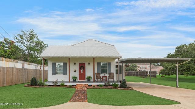 123 Canal St, Jeanerette, LA 70544