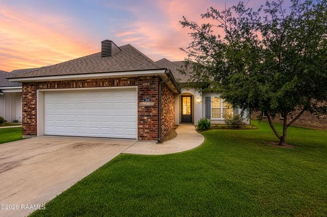306 Adry Ln, Youngsville, LA 70592
