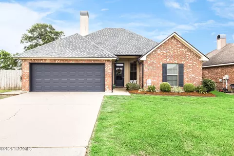 120 Troubadore Dr, Youngsville, LA 70592