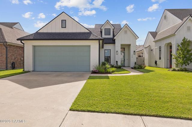 209 San Domingo Dr, Youngsville, LA 70592