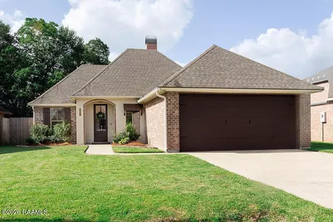 203 Blackwater River Dr, Lafayette, LA 70508