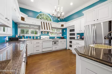 Kitchen - 403 E 8th St, Crowley, LA 70526 photo 2 of 4