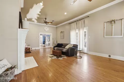 Living - 403 E 8th St, Crowley, LA 70526 photo 2 of 3