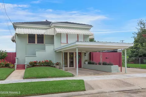 452 Pacific St, Berwick, LA 70342 photo 3