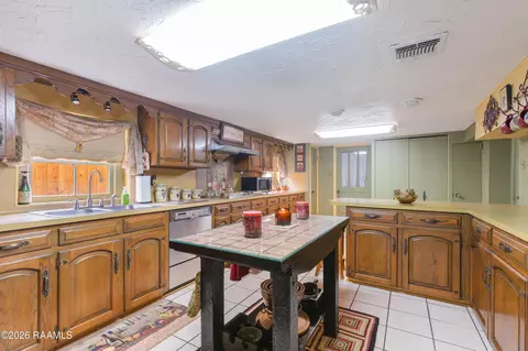 452 Pacific St, Berwick, LA 70342 photo 14