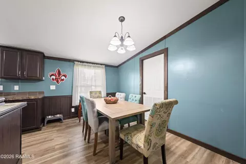 Dining - 707 Roger Rd #A, Scott, LA 70583 photo 2 of 3