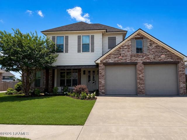 1050 The Lake Dr, Broussard, LA 70518