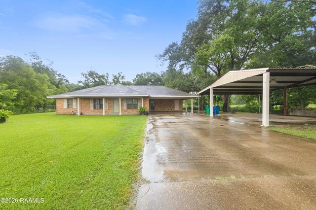 421 Chachere Ln, Church Point, LA 70525
