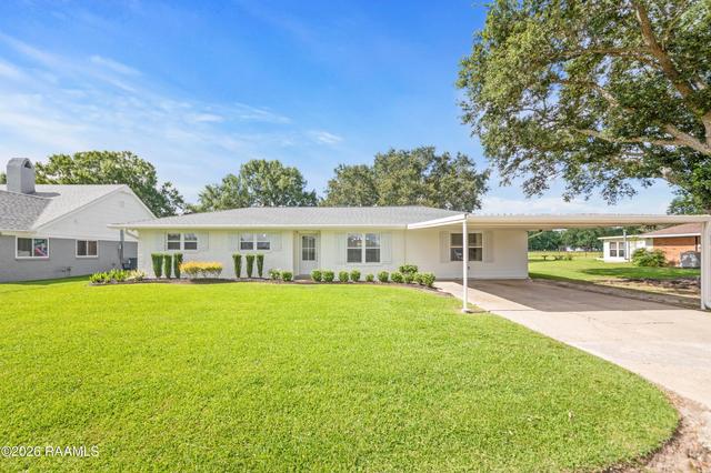 706 E St, Rayne, LA 70578