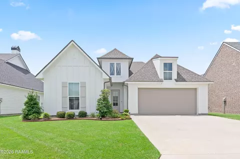 102 Windy Feather Dr, Broussard, LA 70518