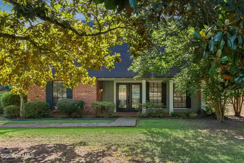 108 School St, Youngsville, LA 70592