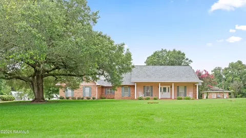 152 Flagstation Rd, Opelousas, LA 70570