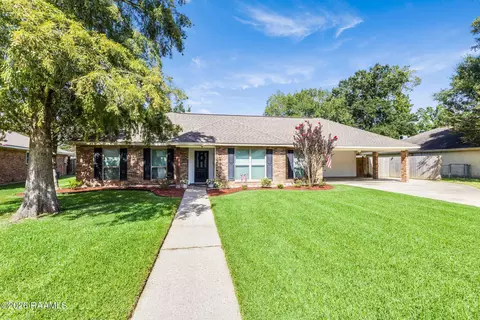905 Broadmoor Blvd, Lafayette, LA 70503