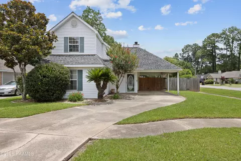 139 Sugarcreek Dr, Youngsville, LA 70592