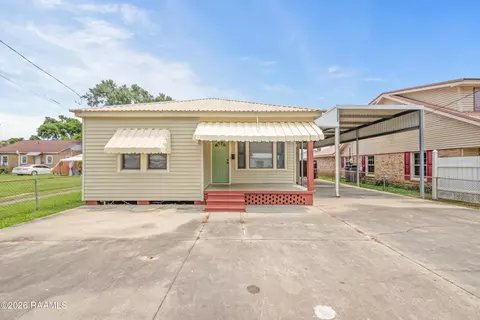 715 Robert St, Breaux Bridge, LA 70517