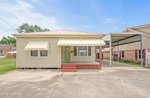 715 Robert St, Breaux Bridge, LA 70517
