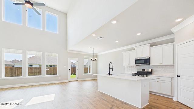 108 Belle Lake Dr, Lafayette, LA 70506