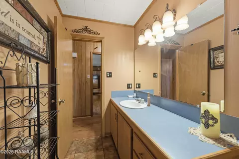 Bath - 850 Leblanc Rd, Duson, LA 70529 photo 4 of 4