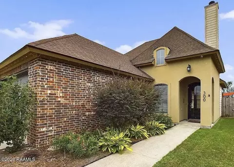 300 Highland View Dr, Youngsville, LA 70592