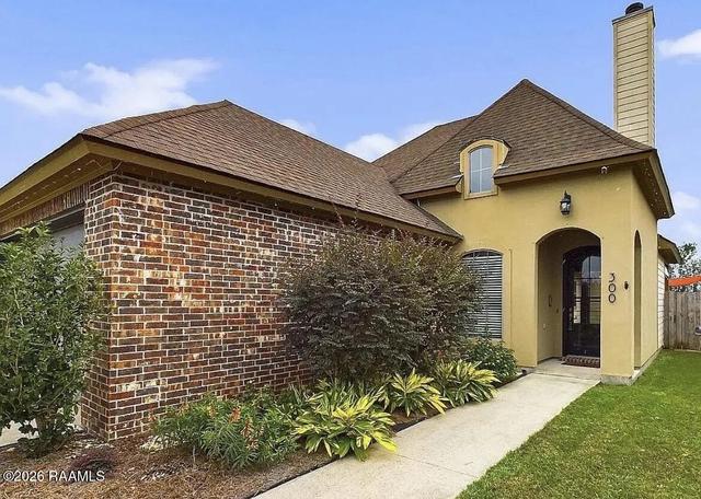 300 Highland View Dr, Youngsville, LA 70592
