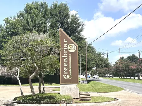 220 Doucet Rd #111B, Lafayette, LA 70503