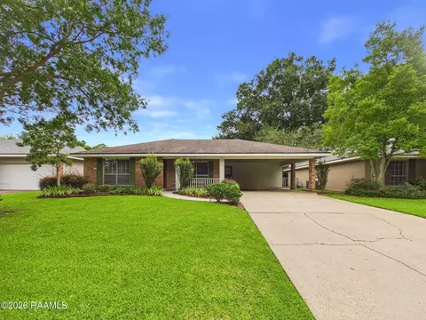 415 Elmwood Dr, Lafayette, LA 70503