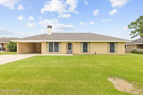 815 E St, Rayne, LA 70578 photo 2