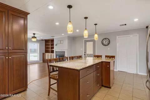 815 E St, Rayne, LA 70578 photo 9