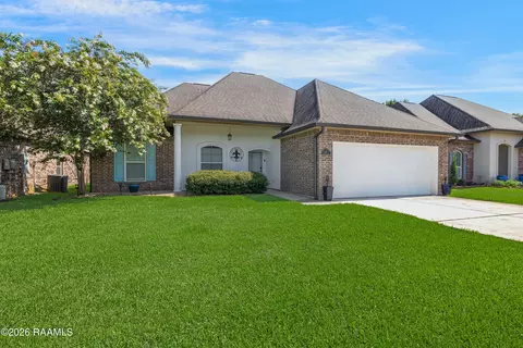 217 Lexi Falls Ln, Broussard, LA 70518