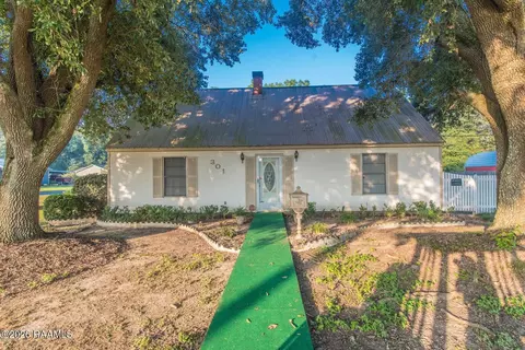 301 American Legion Dr, Crowley, LA 70526