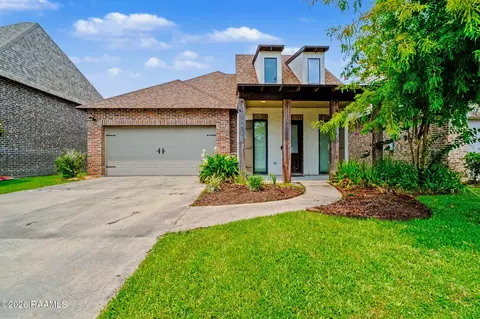 223 Santander Dr, Youngsville, LA 70592