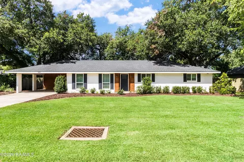 303 Meadow Ln, Lafayette, LA 70506