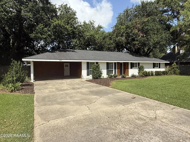 303 Meadow Ln, Lafayette, LA 70506