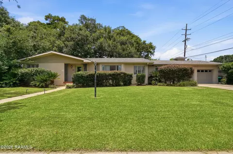 199 N Southlawn Dr, Lafayette, LA 70503