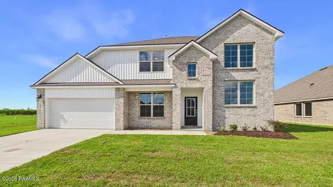 657 Griffiths Ct, Breaux Bridge, LA 70517
