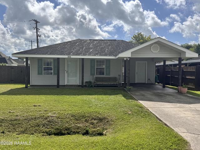 101 Sugar Creek Dr, Youngsville, LA 70592