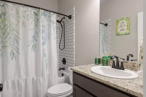 Bath - 218 Hunters Hill Dr, Duson, LA 70529 photo 3 of 3